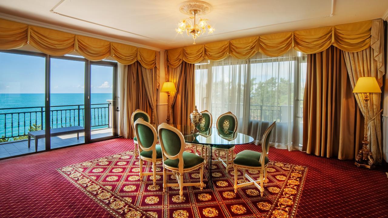 科布莱蒂格鲁吉亚宫殿度假酒店及Spa 科布列季 外观 照片