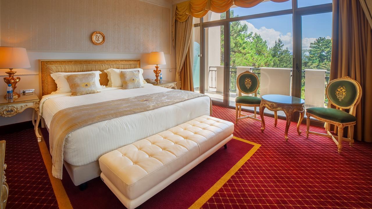 科布莱蒂格鲁吉亚宫殿度假酒店及Spa 科布列季 外观 照片
